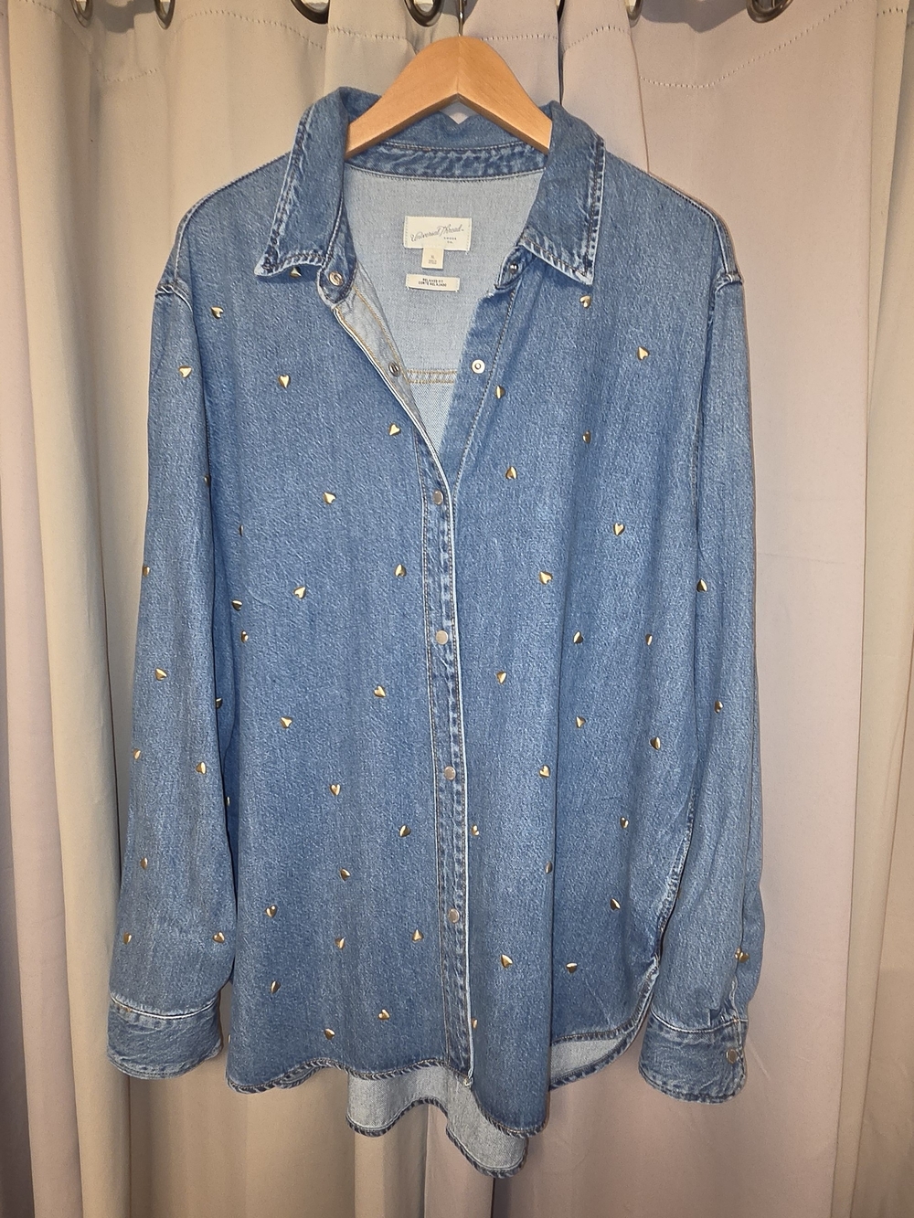 Universal Thread Light Blue Denim Button-Down Shirt with Gold Studs